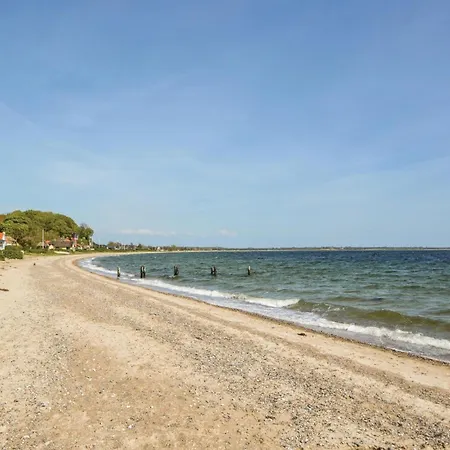 בית נופש Three-bedroom In *