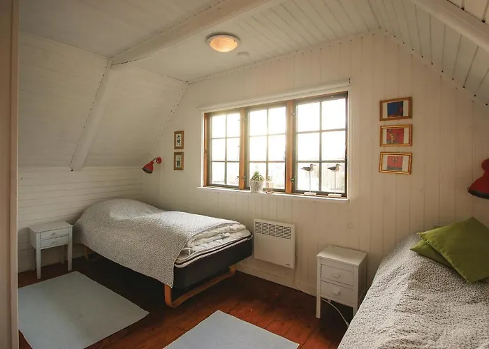 Three-bedroom In Feriehus *