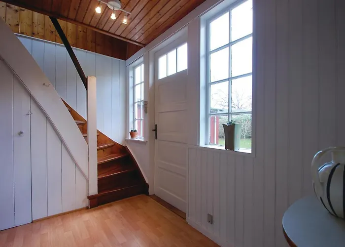 Three-bedroom In Feriehus *